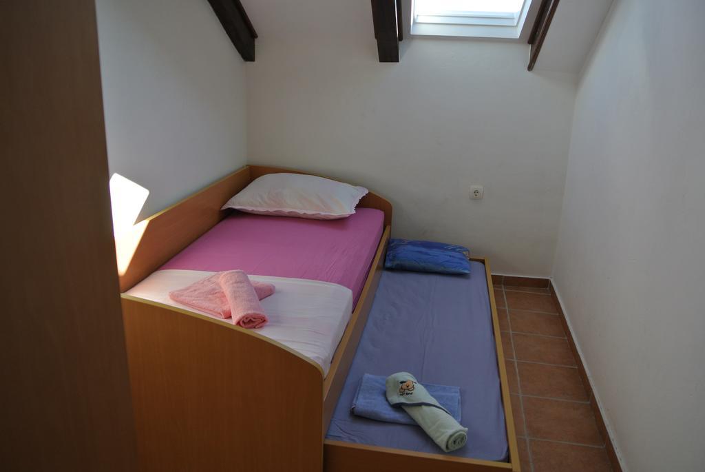 Kaprije Mistral Apartment Eksteriør billede