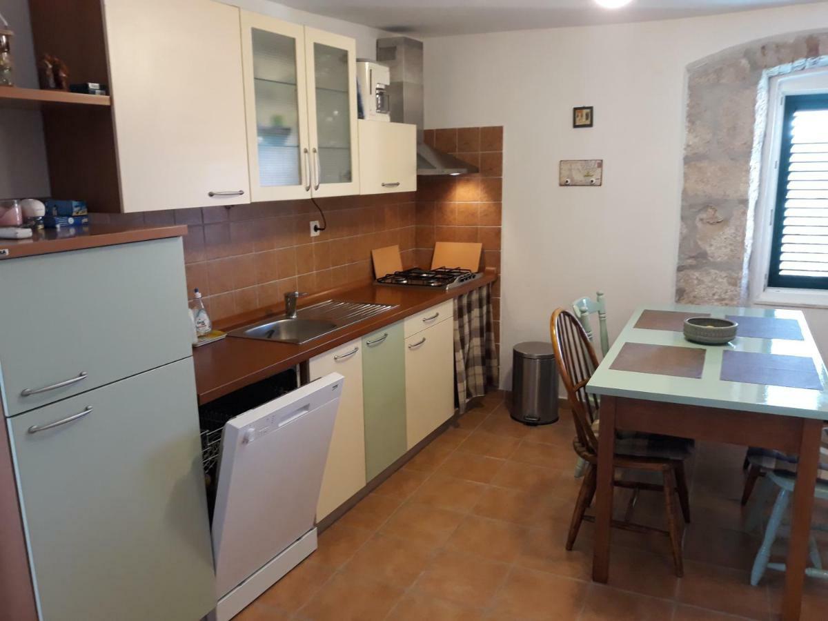 Kaprije Mistral Apartment Eksteriør billede